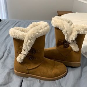 Women’s snow boots!